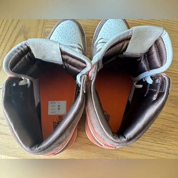Air Jordan 1 Retro High OG ‘Dusted Clay’ - Size 12.5 Women’s / 11 Men’s US